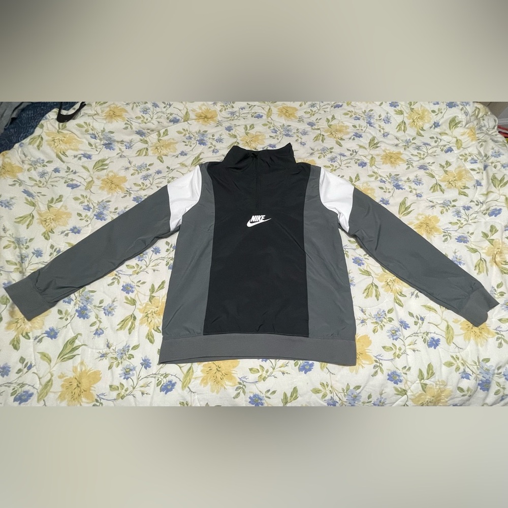 Nike windbreaker pullover
